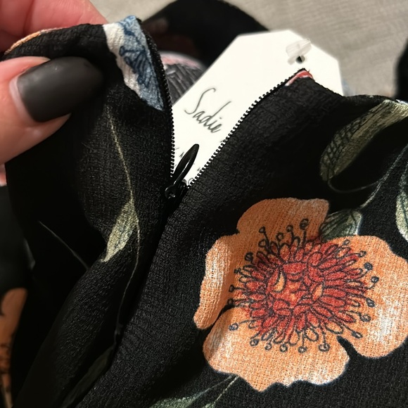 NWT Sadie & Sage side split skirt Size Medium - Picture 4 of 5